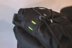 BOLSA SILLIN GRAVEL MERIDA IMPERMEABLE NEGRO -Bicicleta Descuento Tienda bolsa sillin gravel merida impermeable negro 4