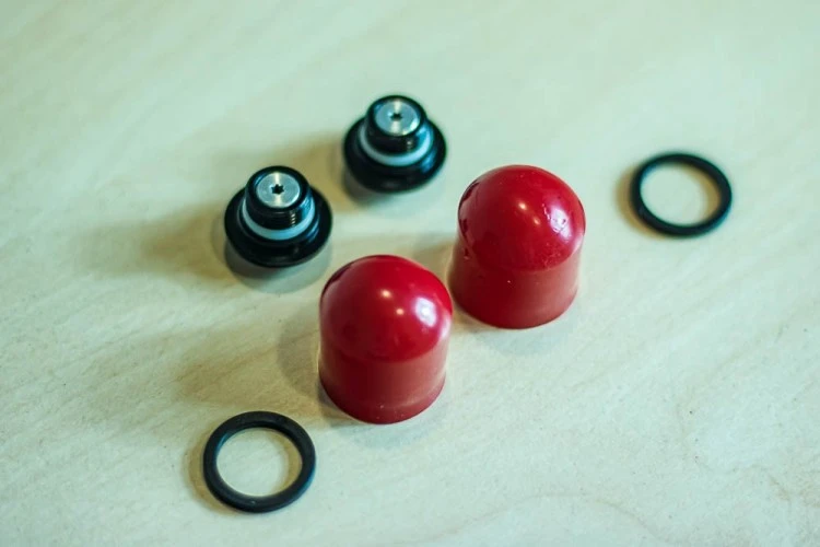 KIT PURGADORES AIRE PARA HORQUILLAS FOX 36/38/40 2 KIT PURGADORES AIRE PARA HORQUILLAS FOX 36/38/40 - Imagen 2